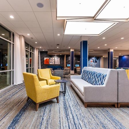 Holiday Inn Express & Suites Charlottesville By Ihg Eksteriør bilde