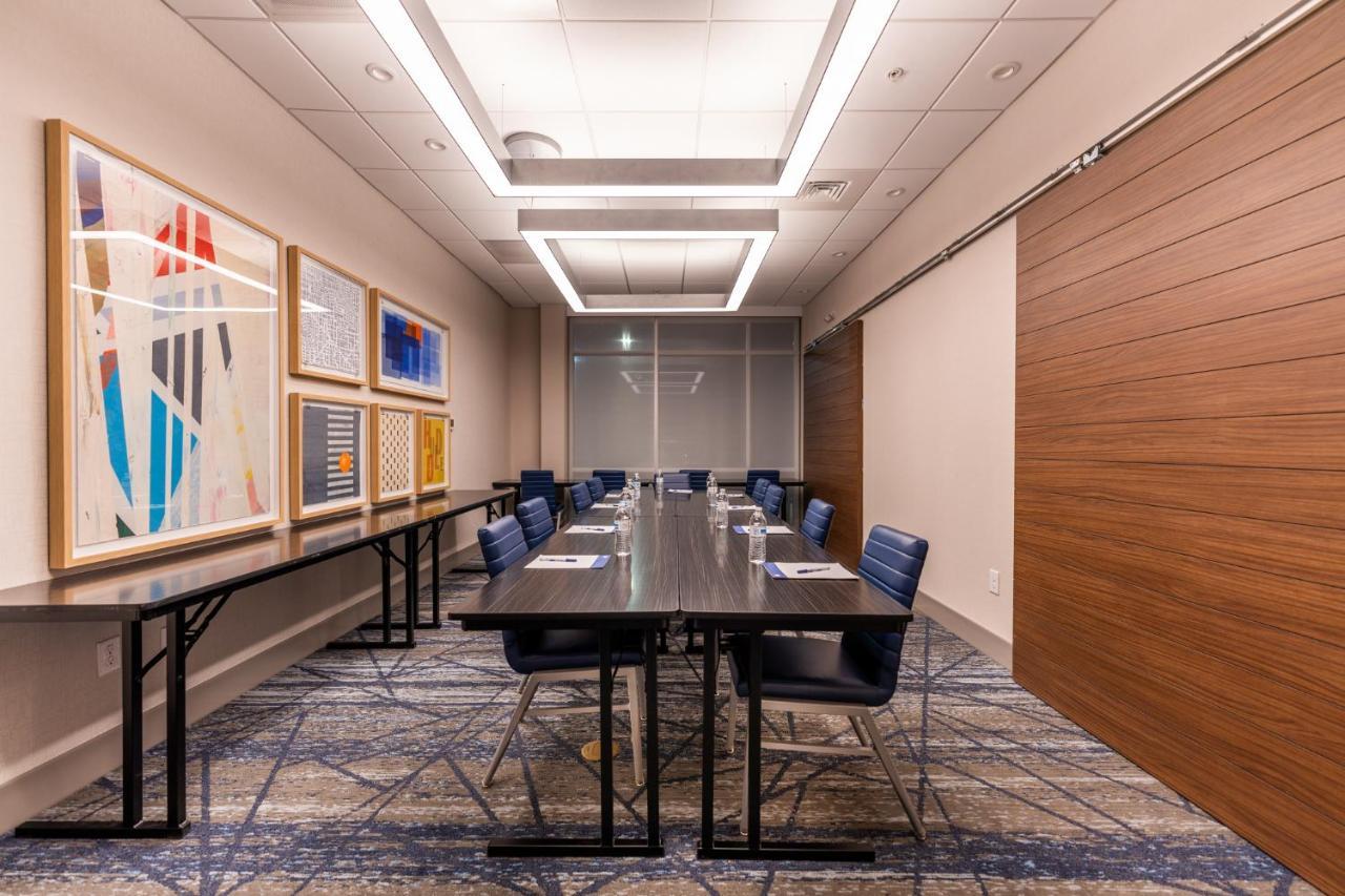 Holiday Inn Express & Suites Charlottesville By Ihg Eksteriør bilde