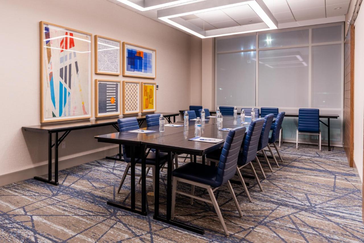 Holiday Inn Express & Suites Charlottesville By Ihg Eksteriør bilde
