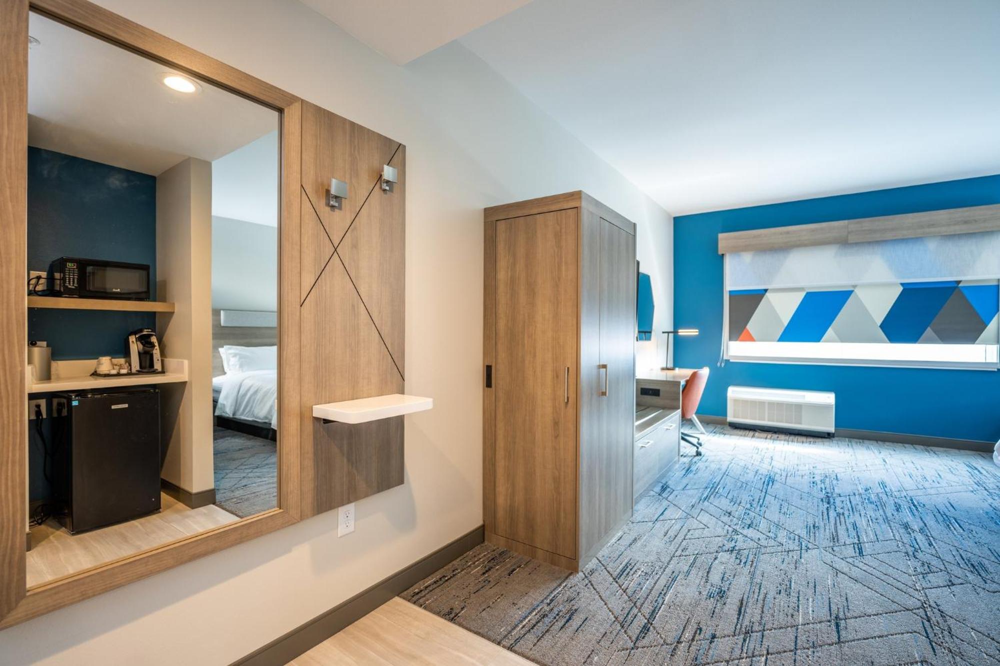 Holiday Inn Express & Suites Charlottesville By Ihg Eksteriør bilde